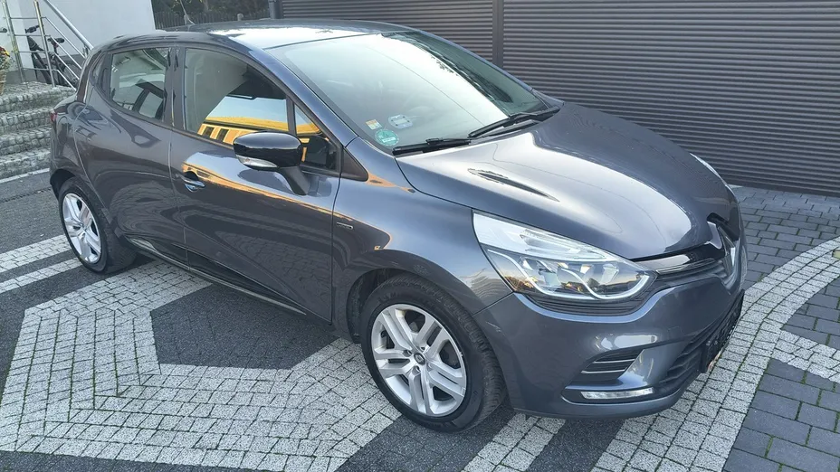 RENAULT Clio -