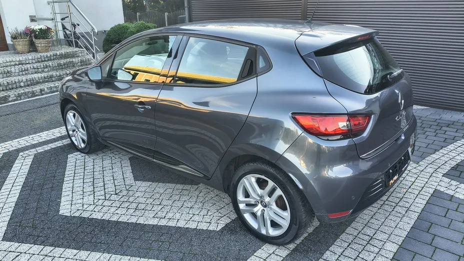 RENAULT Clio -