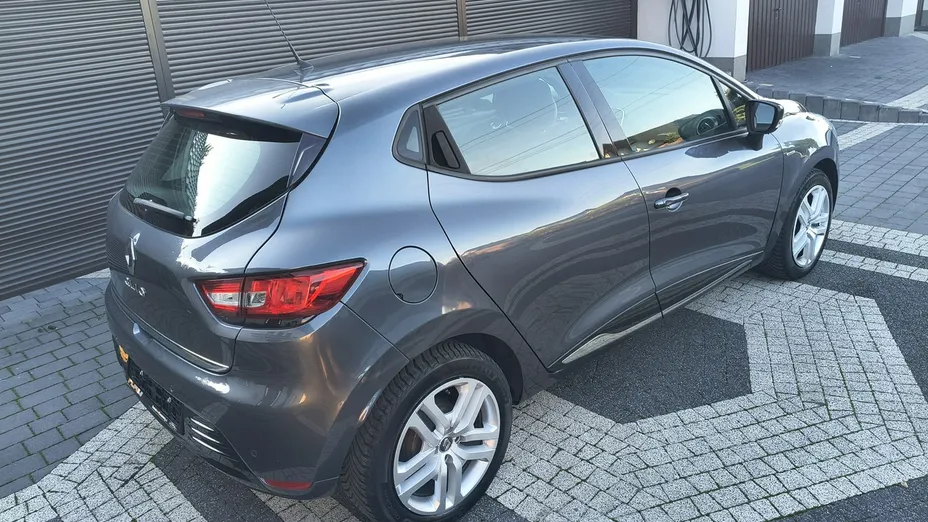 RENAULT Clio -