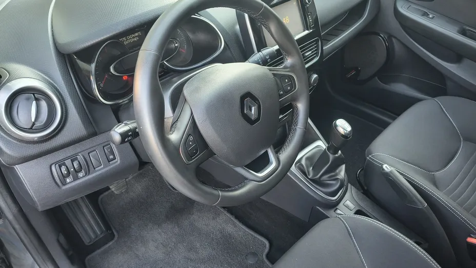 RENAULT Clio -