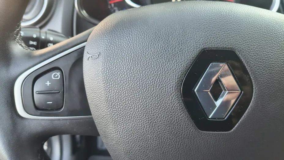RENAULT Clio -