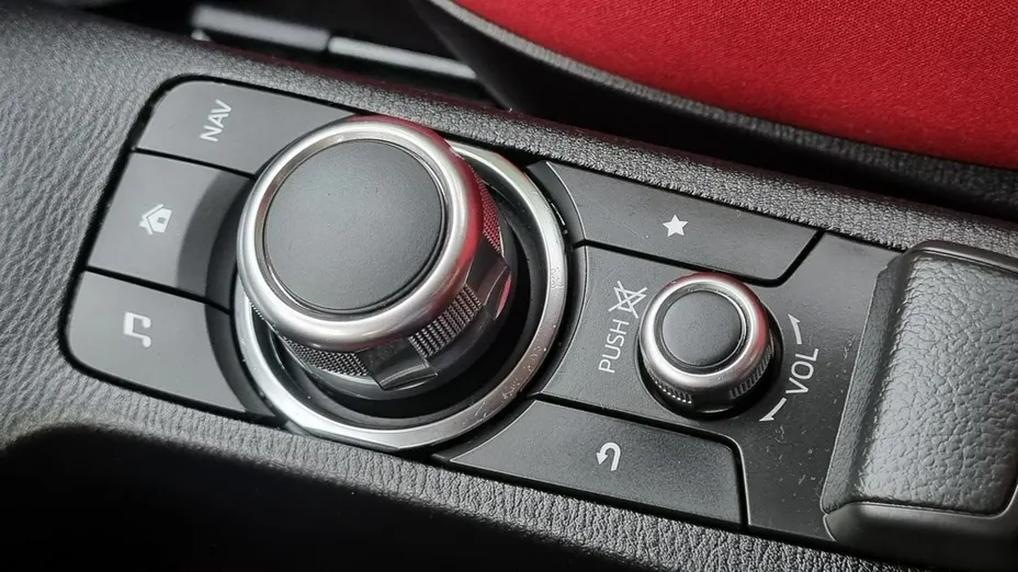 MAZDA 2 -