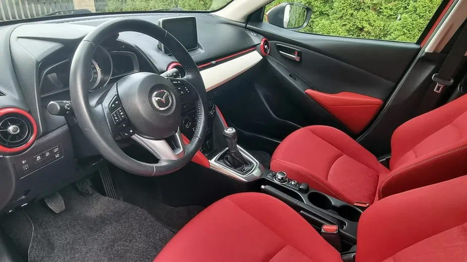 MAZDA 2 -