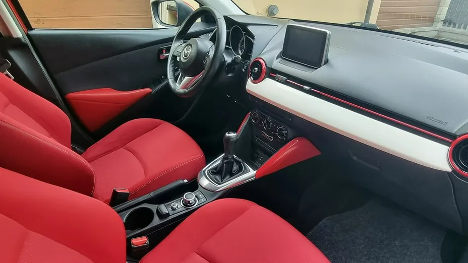 MAZDA 2 -