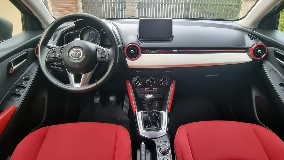 MAZDA 2 -