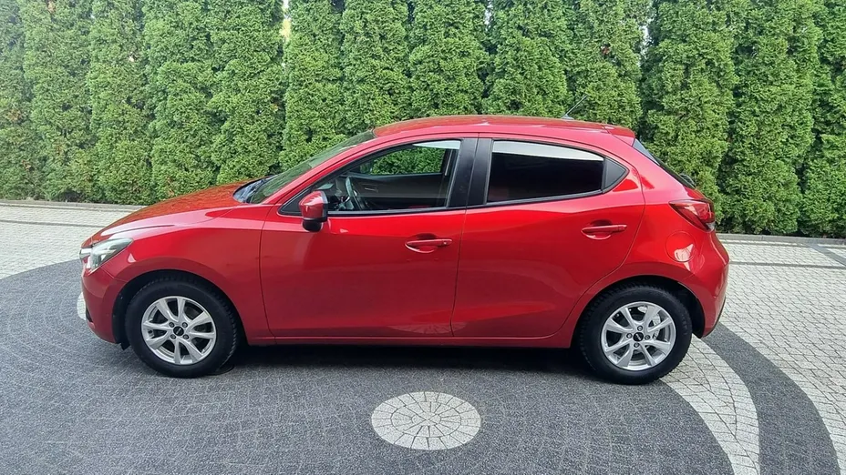 MAZDA 2 -