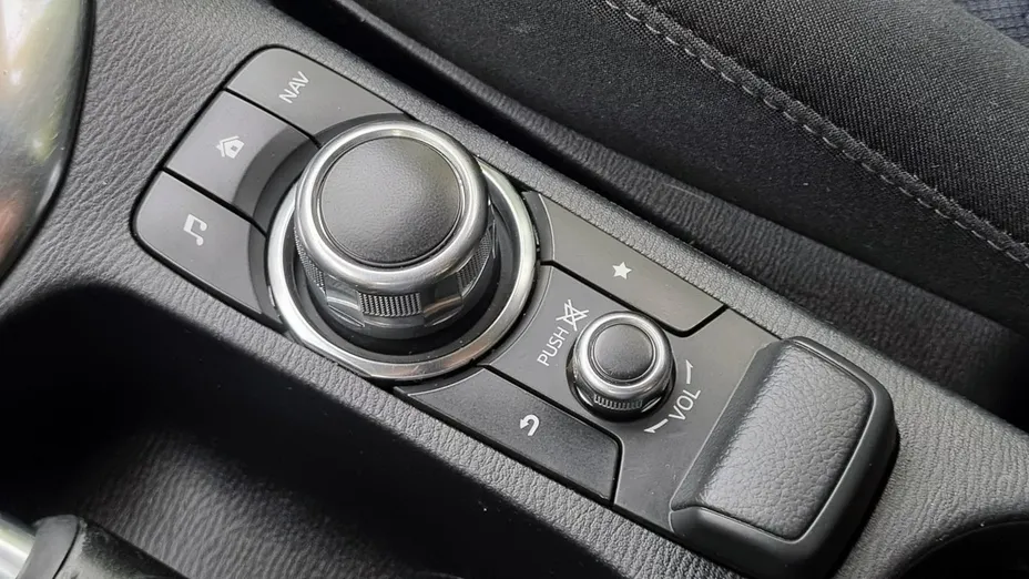 MAZDA 2 -