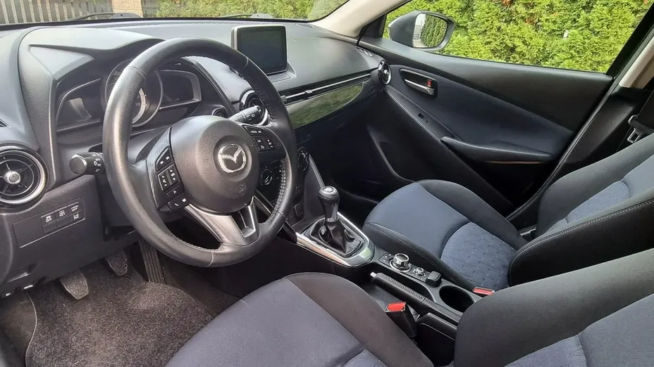 MAZDA 2 -