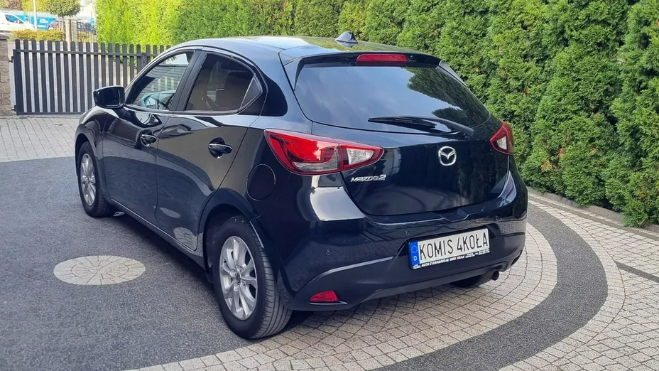 MAZDA 2 -