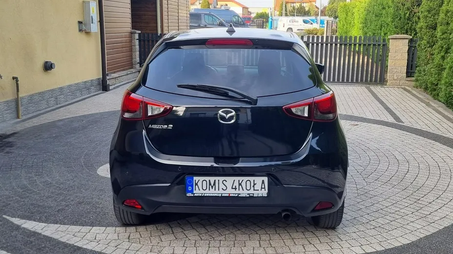 MAZDA 2 -