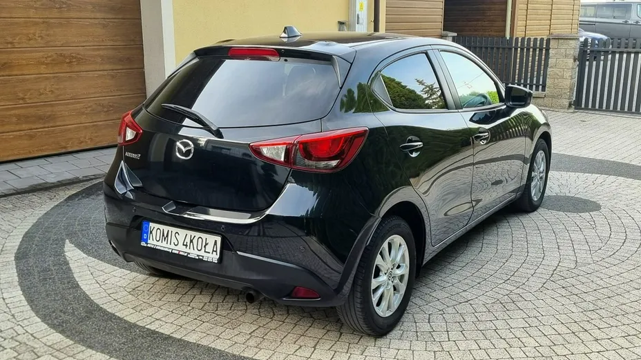 MAZDA 2 -