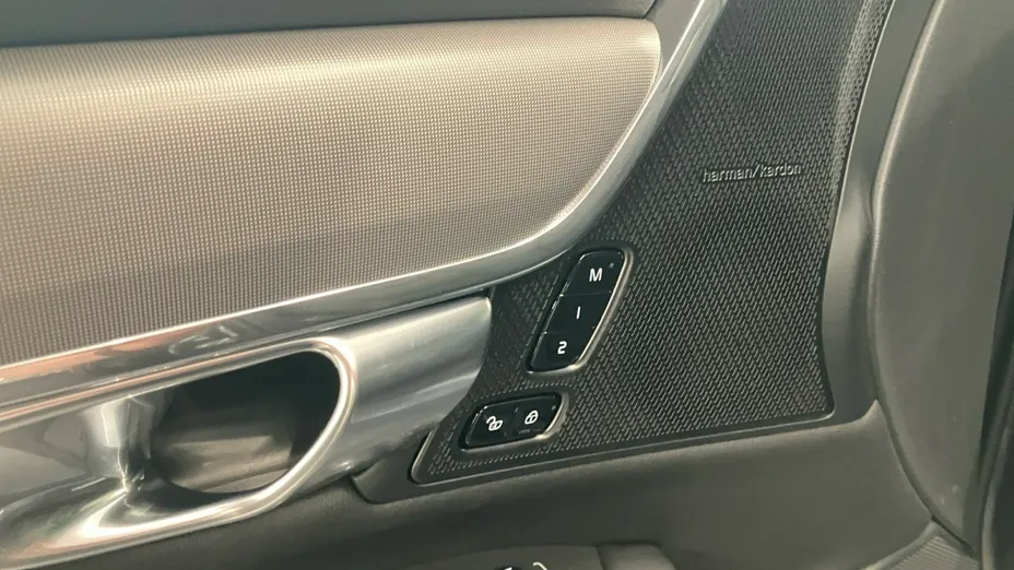 VOLVO V90 -