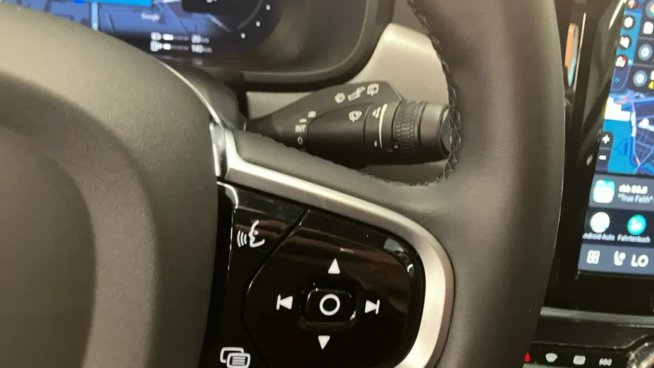 VOLVO V90 -