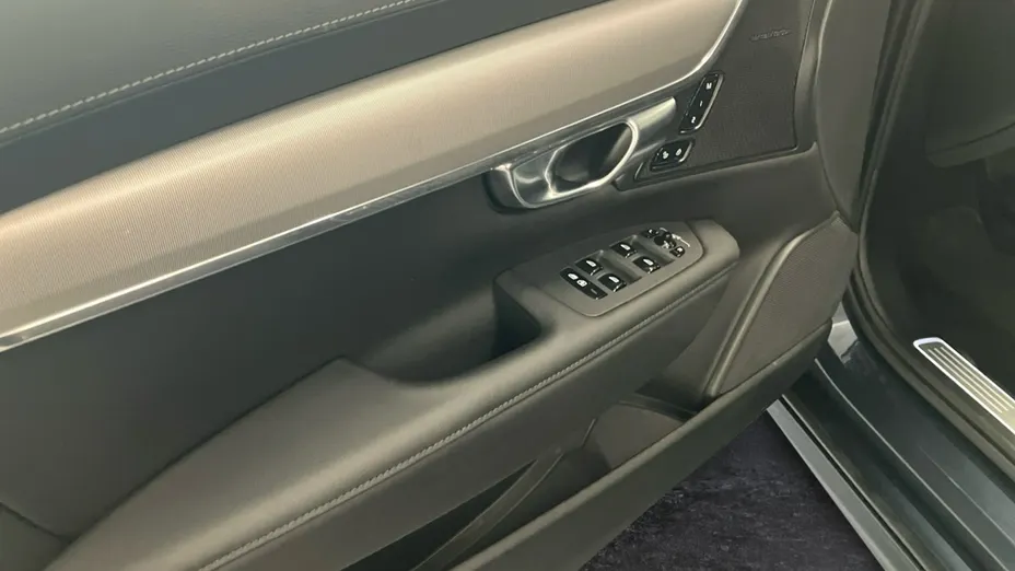 VOLVO V90 -