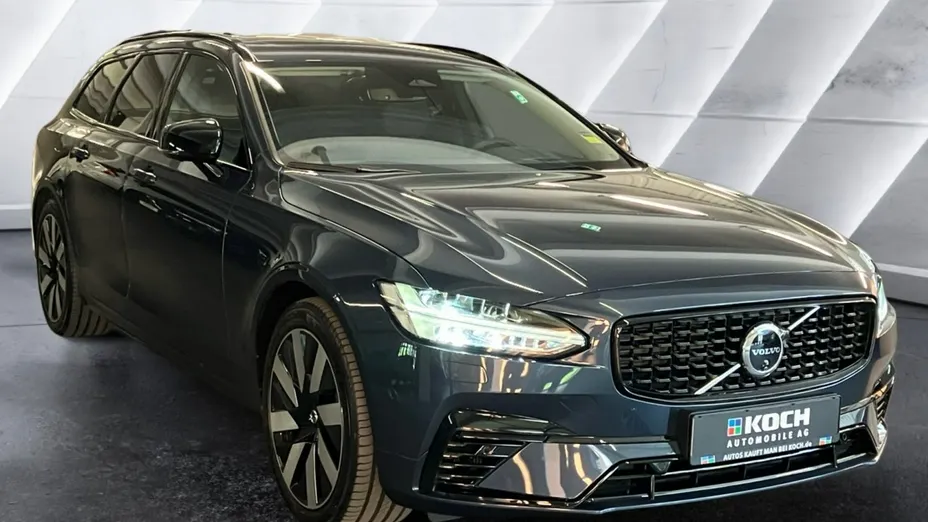 VOLVO V90 -