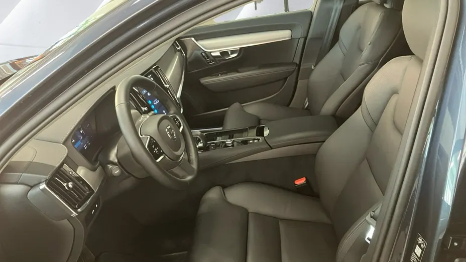 VOLVO V90 -