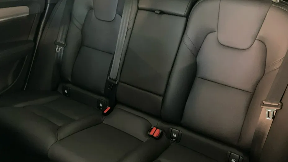VOLVO V90 -
