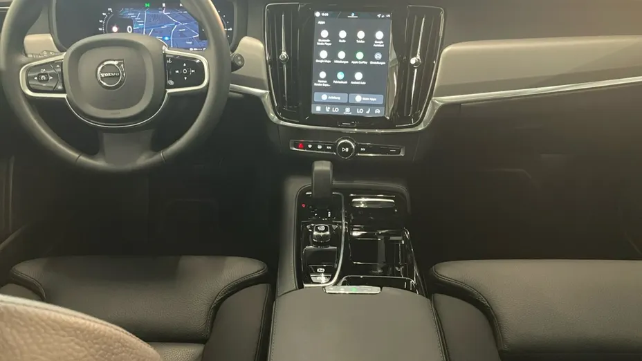 VOLVO V90 -