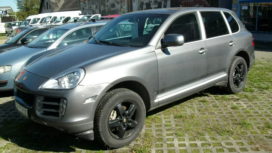 PORSCHE Cayenne -