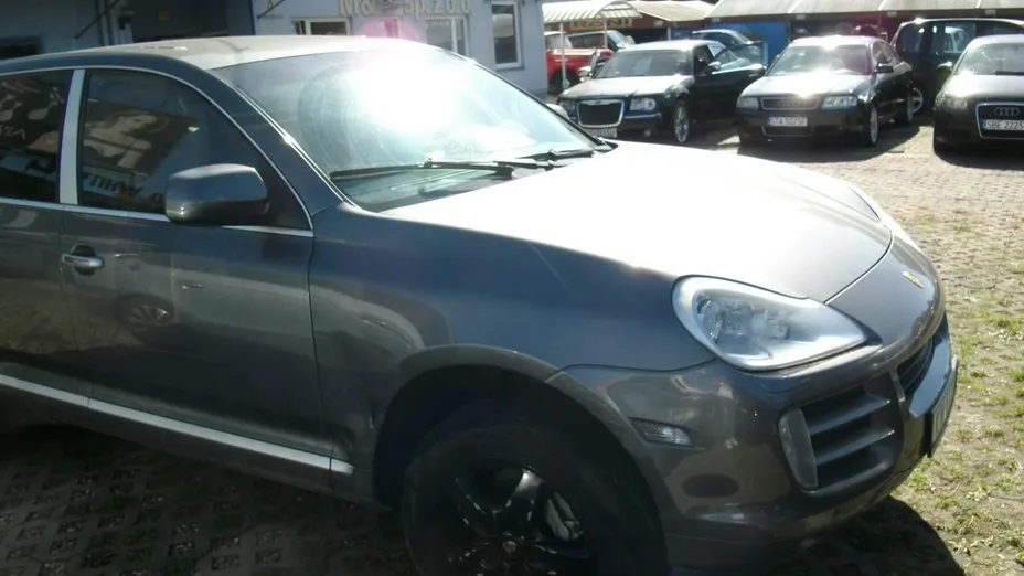 PORSCHE Cayenne -