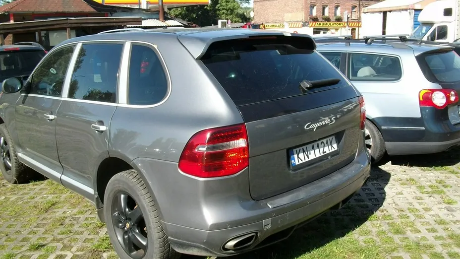 PORSCHE Cayenne -