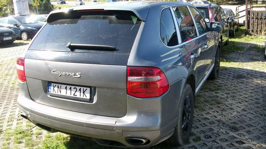 PORSCHE Cayenne -