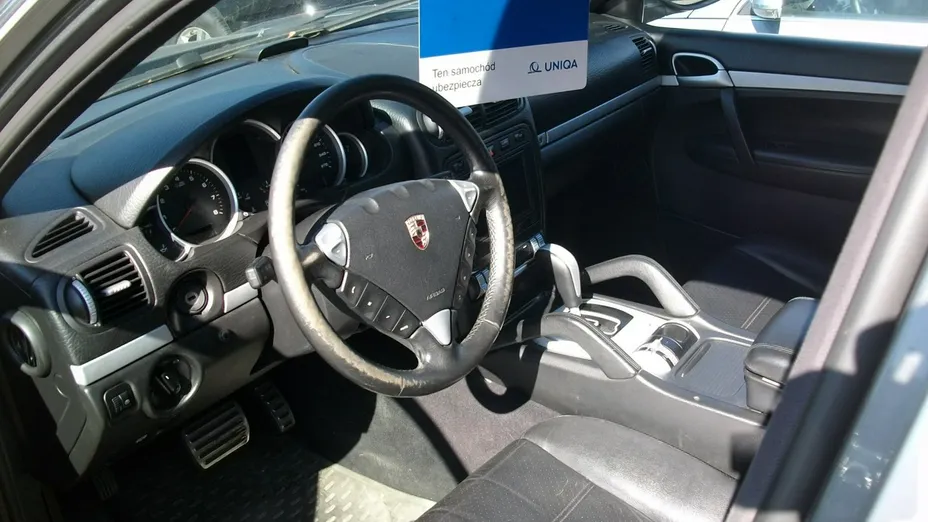PORSCHE Cayenne -