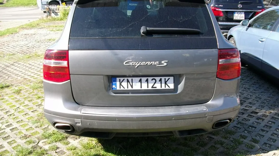 PORSCHE Cayenne -