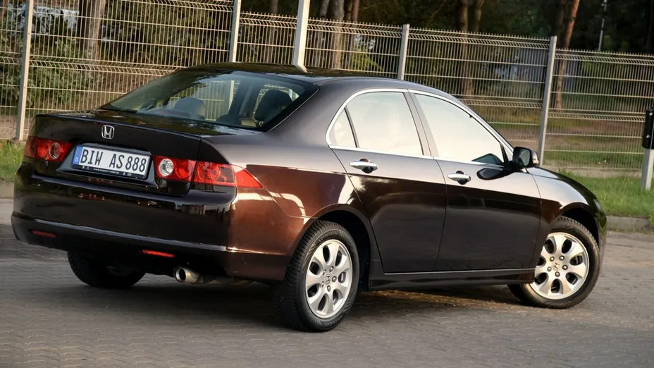 HONDA Accord -
