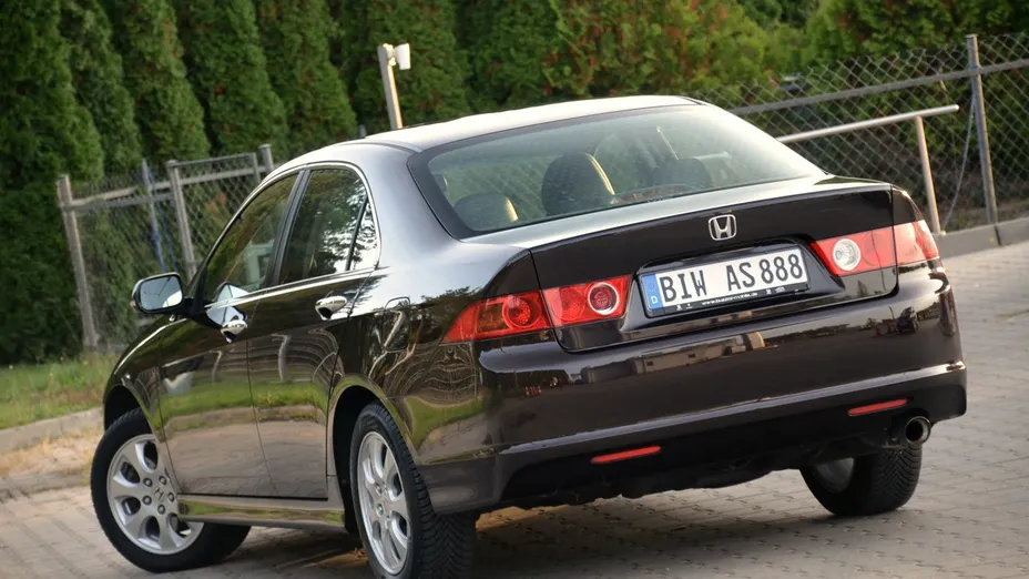HONDA Accord -