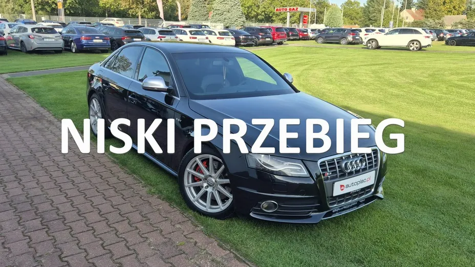 AUDI S4 -