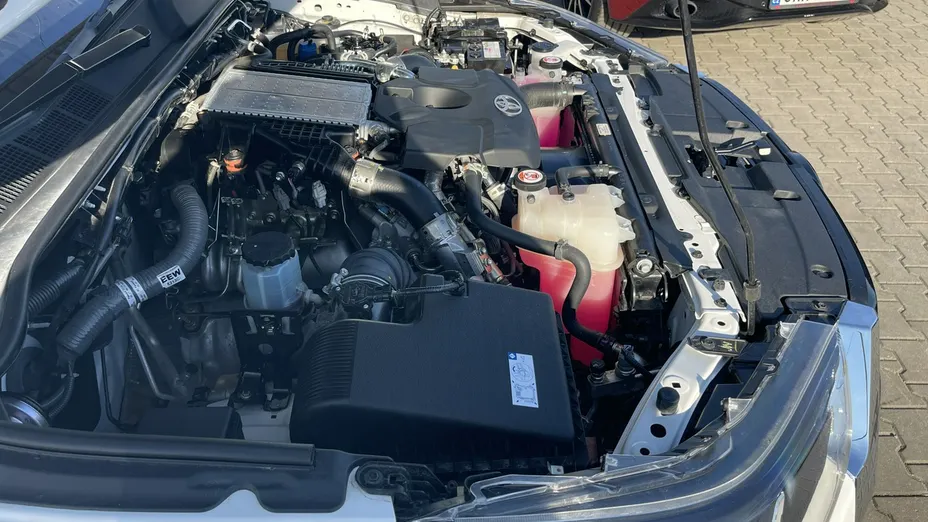 TOYOTA HiLux -