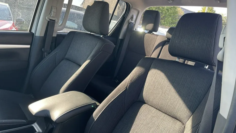TOYOTA HiLux -