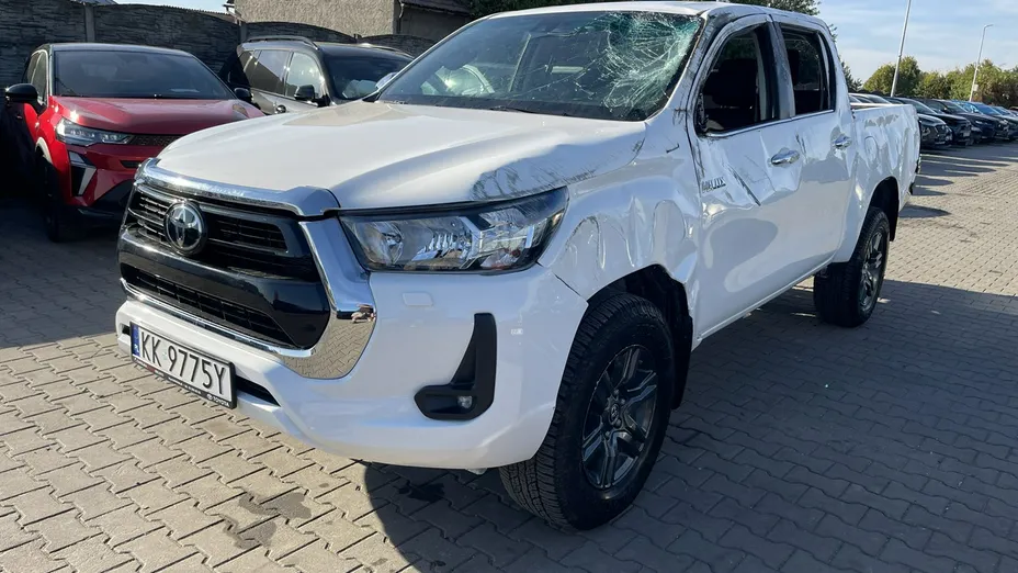 TOYOTA HiLux -