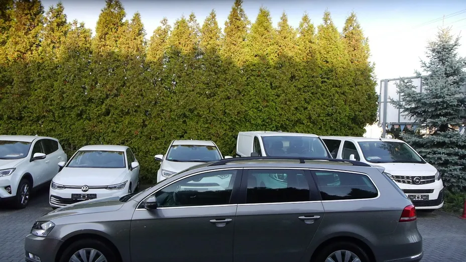 VOLKSWAGEN Passat -