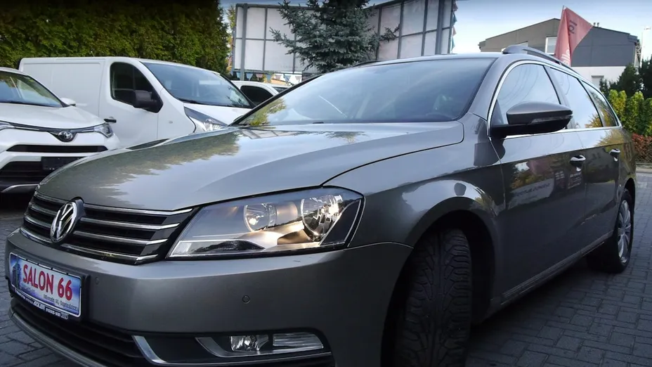 VOLKSWAGEN Passat -