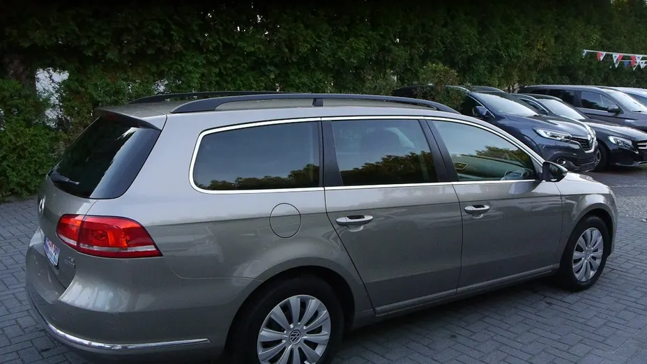 VOLKSWAGEN Passat -