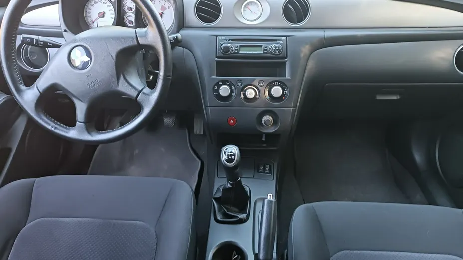 MITSUBISHI Outlander -