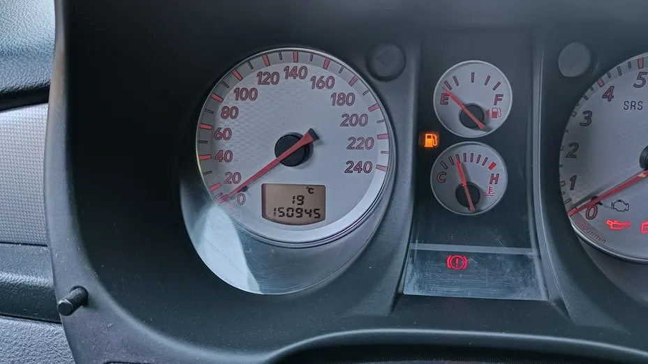 MITSUBISHI Outlander -