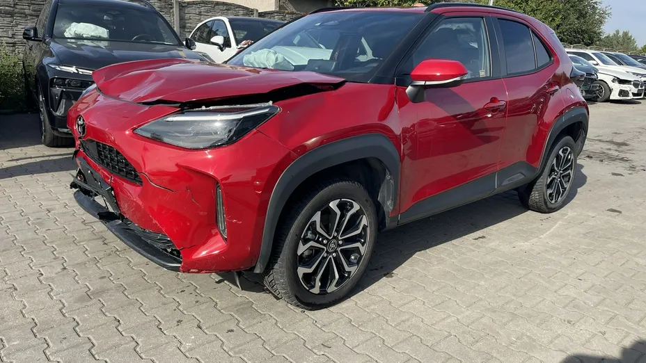 TOYOTA Yaris Cross -