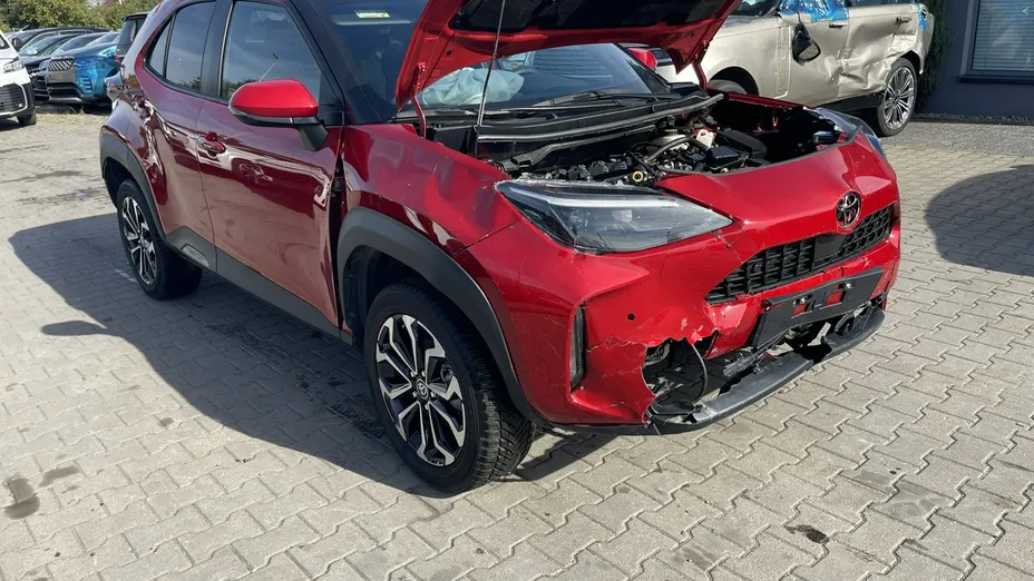 TOYOTA Yaris Cross -