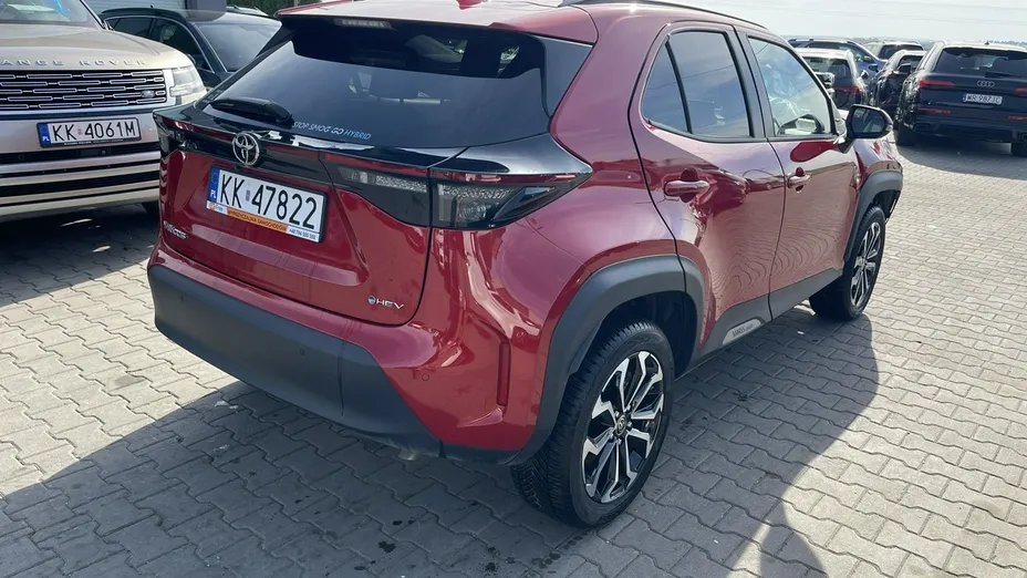 TOYOTA Yaris Cross -