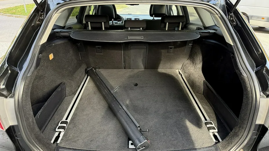 TOYOTA Avensis -