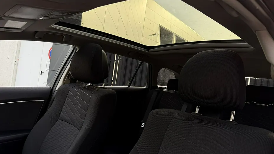 TOYOTA Avensis -