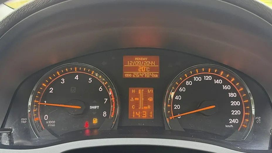 TOYOTA Avensis -