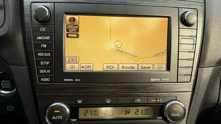 TOYOTA Avensis -