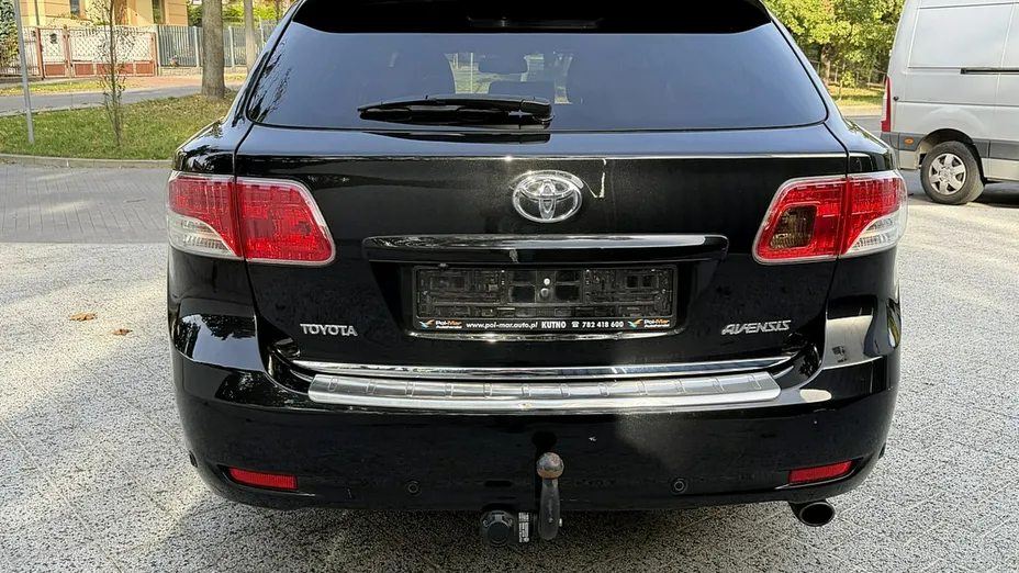 TOYOTA Avensis -