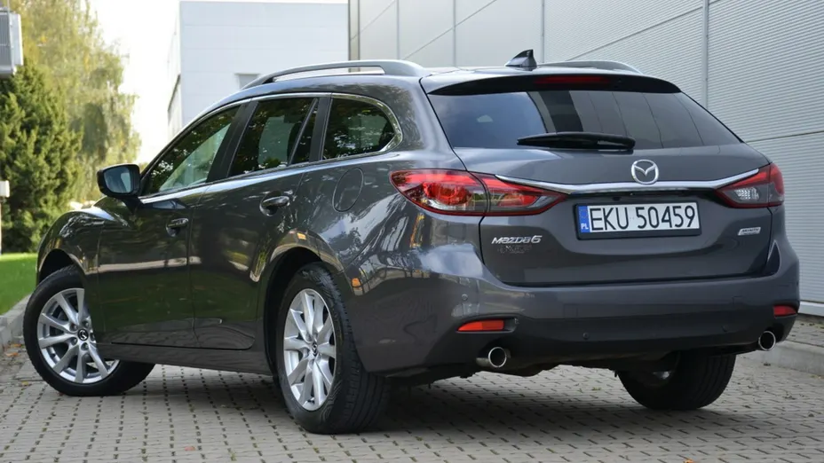 MAZDA 6 -