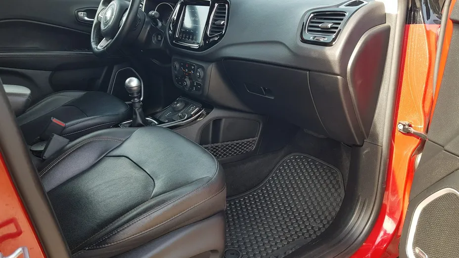 JEEP Compass -