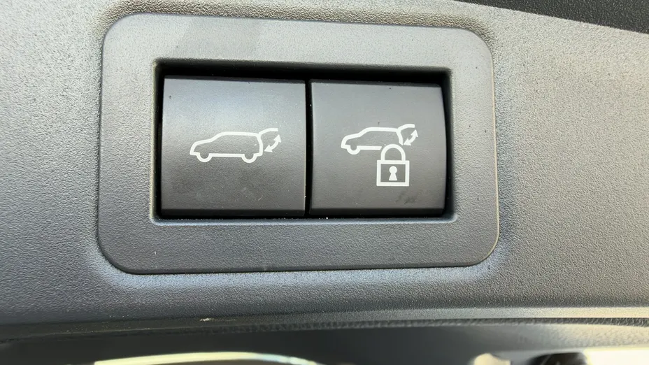 TOYOTA Corolla -